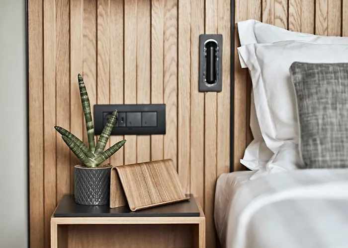 Cama Luxury Suites